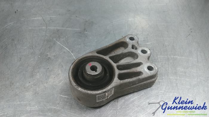 Used Engine mount Kia EV6 Price € 30,00 Margin scheme offered by Klein Gunnewiek Autodemontage & Motorentechniek