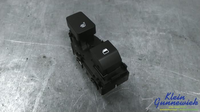 Usados Interruptor de ventanilla eléctrica Kia EV6 Precio € 32,00 Norma de margen ofrecido por Klein Gunnewiek Autodemontage & Motorentechniek