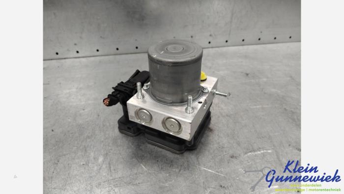 Used ABS pump Mercedes Vito Price € 236,00 Margin scheme offered by Klein Gunnewiek Autodemontage & Motorentechniek
