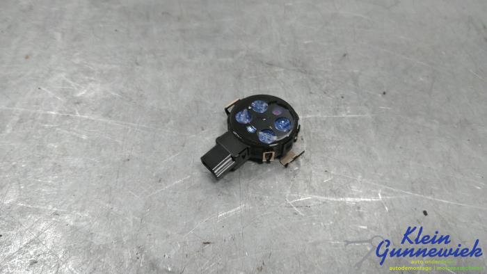 Begagnade Regnsensor Kia EV6 Pris € 95,00 Marginaltabell erbjuds av Klein Gunnewiek Autodemontage & Motorentechniek