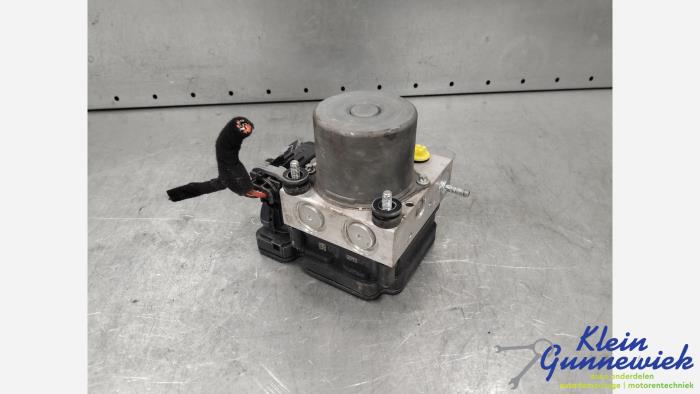 Begagnade ABS-pump Opel Movano Pris € 180,00 Marginaltabell erbjuds av Klein Gunnewiek Autodemontage & Motorentechniek
