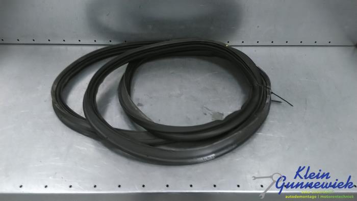 Tailgate seal rubber