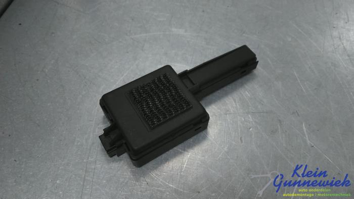 Używane Antena Ford C-Max Cena € 25,00 Procedura marży oferowane przez Klein Gunnewiek Autodemontage & Motorentechniek