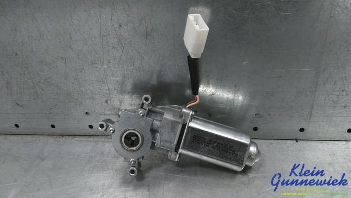 Używane Silnik szyberdachu Ford C-Max Cena € 45,00 Procedura marży oferowane przez Klein Gunnewiek Autodemontage & Motorentechniek