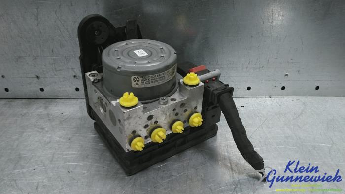 Used ABS pump Audi A3 Price € 42,00 Margin scheme offered by Klein Gunnewiek Autodemontage & Motorentechniek
