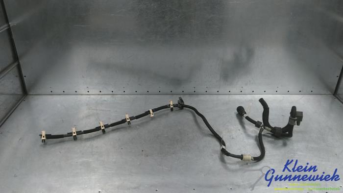 Begagnade Bränsleledning BMW 7-Serie Pris € 35,00 Marginaltabell erbjuds av Klein Gunnewiek Autodemontage & Motorentechniek