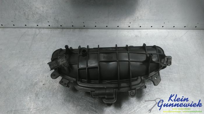 Używane Kolektor dolotowy Ford C-Max Cena € 50,00 Procedura marży oferowane przez Klein Gunnewiek Autodemontage & Motorentechniek