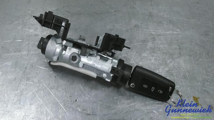Używane Stacyjka + Kluczyk Volkswagen T-Roc Cena € 38,00 Procedura marży oferowane przez Klein Gunnewiek Autodemontage & Motorentechniek