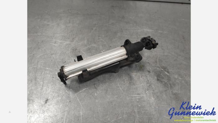 Używane Spryskiwacz reflektorów Ford C-Max Cena € 45,00 Procedura marży oferowane przez Klein Gunnewiek Autodemontage & Motorentechniek