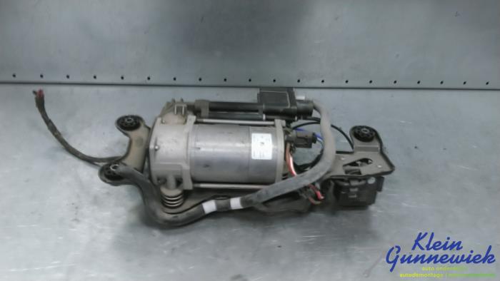 Begagnade Luftpump (fjädring) BMW X5 Pris € 445,00 Marginaltabell erbjuds av Klein Gunnewiek Autodemontage & Motorentechniek