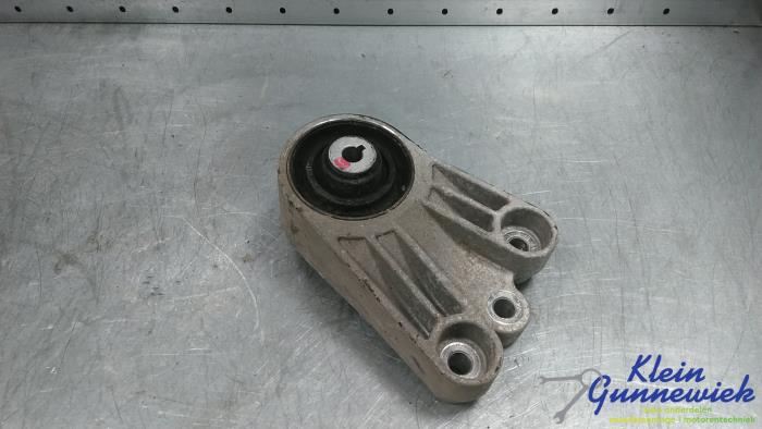 Used Engine mount Kia Sportage Price € 30,00 Margin scheme offered by Klein Gunnewiek Autodemontage & Motorentechniek