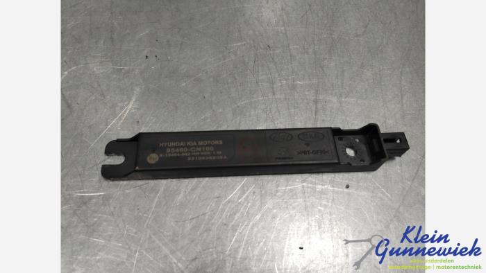 Używane Antena Kia Sportage Cena € 25,00 Procedura marży oferowane przez Klein Gunnewiek Autodemontage & Motorentechniek