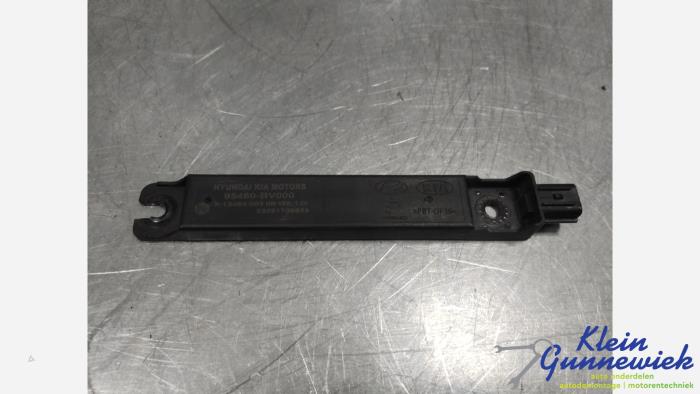 Używane Antena Kia Sportage Cena € 25,00 Procedura marży oferowane przez Klein Gunnewiek Autodemontage & Motorentechniek