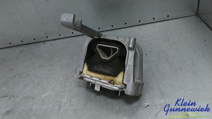 Used Engine mount Volkswagen Golf Price € 65,00 Margin scheme offered by Klein Gunnewiek Autodemontage & Motorentechniek