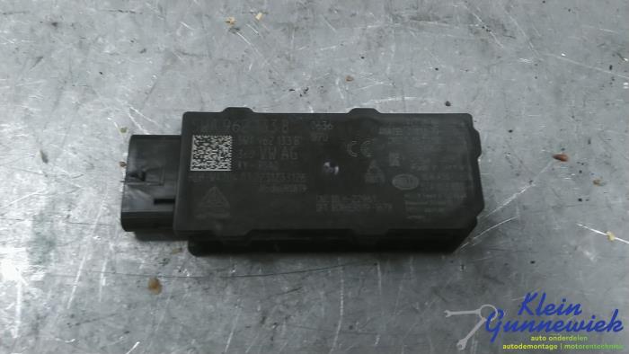 Używane Antena Skoda Octavia Cena € 20,00 Procedura marży oferowane przez Klein Gunnewiek Autodemontage & Motorentechniek