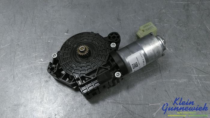 Używane Silnik szyberdachu Skoda Octavia Cena € 51,00 Procedura marży oferowane przez Klein Gunnewiek Autodemontage & Motorentechniek