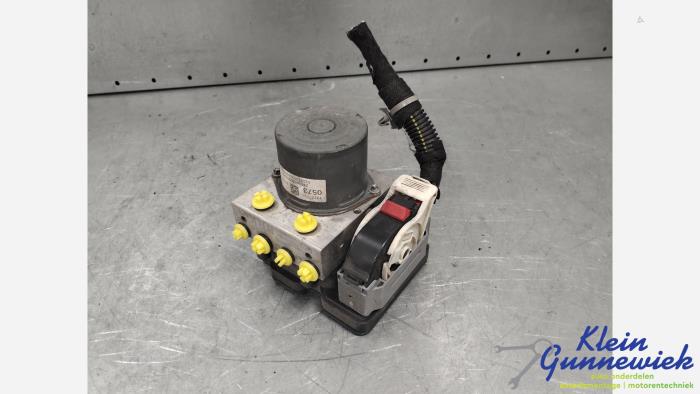 Begagnade ABS-pump Opel Astra Pris € 64,00 Marginaltabell erbjuds av Klein Gunnewiek Autodemontage & Motorentechniek