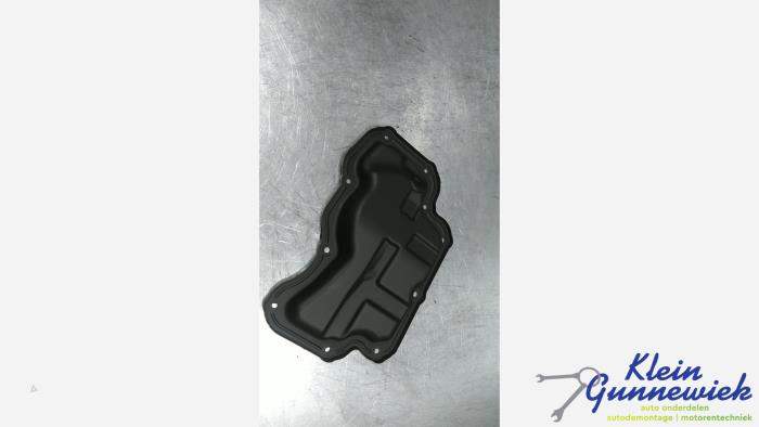 Usagé Couvercle carter Renault Clio Prix € 25,00 Règlement à la marge proposé par Klein Gunnewiek Autodemontage & Motorentechniek