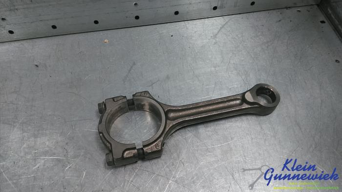 Używane Korbowód Renault Captur Cena € 38,00 Procedura marży oferowane przez Klein Gunnewiek Autodemontage & Motorentechniek