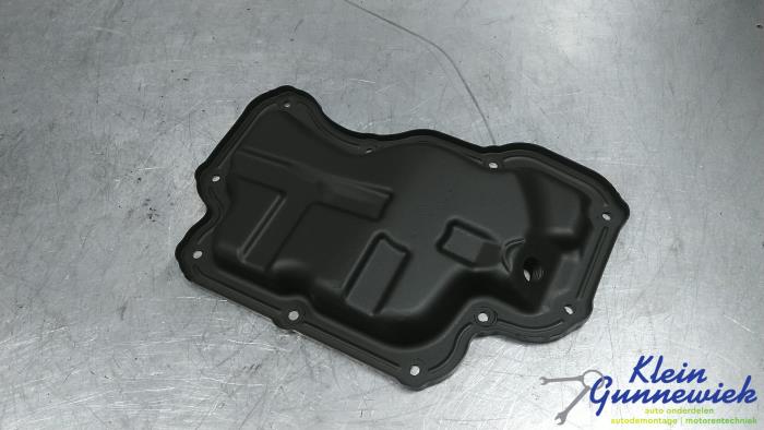 Usagé Couvercle carter Renault Captur Prix € 25,00 Règlement à la marge proposé par Klein Gunnewiek Autodemontage & Motorentechniek