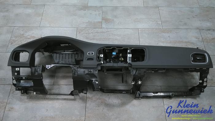 Używane Panel Volvo V60 Cena € 395,00 Procedura marży oferowane przez Klein Gunnewiek Autodemontage & Motorentechniek