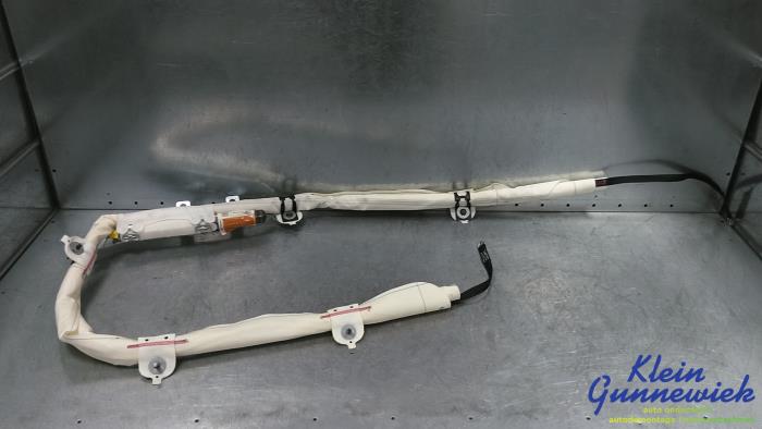 Używane Kurtyna prawa Volvo V60 Cena € 75,00 Procedura marży oferowane przez Klein Gunnewiek Autodemontage & Motorentechniek