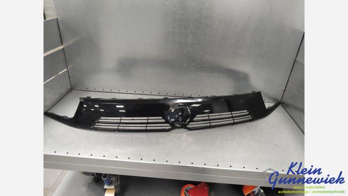 Begagnade Grill Opel Corsa Pris € 145,00 Marginaltabell erbjuds av Klein Gunnewiek Autodemontage & Motorentechniek