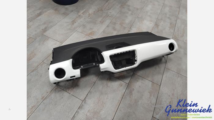 Używane Panel Volkswagen E-Up Cena € 359,00 Procedura marży oferowane przez Klein Gunnewiek Autodemontage & Motorentechniek
