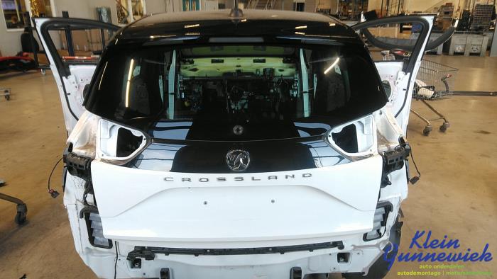 Używane Tylna klapa Opel Crossland X Cena € 418,00 Procedura marży oferowane przez Klein Gunnewiek Autodemontage & Motorentechniek