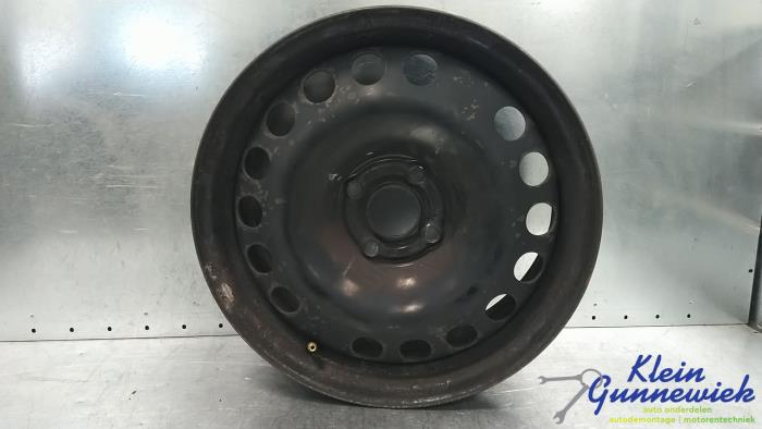 Używane Obrecz Opel Corsa Cena € 24,00 Procedura marży oferowane przez Klein Gunnewiek Autodemontage & Motorentechniek