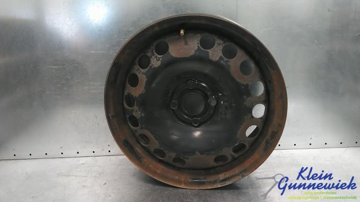 Używane Obrecz Opel Corsa Cena € 20,00 Procedura marży oferowane przez Klein Gunnewiek Autodemontage & Motorentechniek