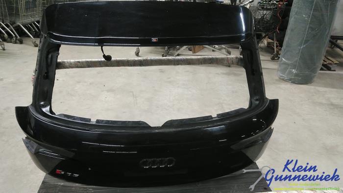 Używane Tylna klapa Audi SQ5 Cena € 450,00 Procedura marży oferowane przez Klein Gunnewiek Autodemontage & Motorentechniek