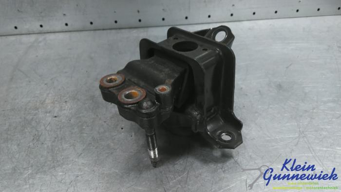 Used Engine mount Peugeot 108 Price € 35,00 Margin scheme offered by Klein Gunnewiek Autodemontage & Motorentechniek