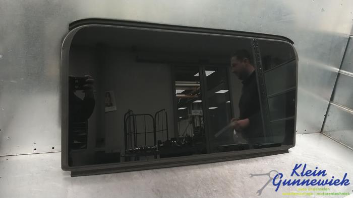 Używane Szyba szyberdachu Audi Q5 Cena € 245,00 Procedura marży oferowane przez Klein Gunnewiek Autodemontage & Motorentechniek