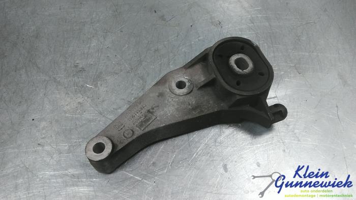 Used Engine mount Opel Meriva Price € 20,00 Margin scheme offered by Klein Gunnewiek Autodemontage & Motorentechniek