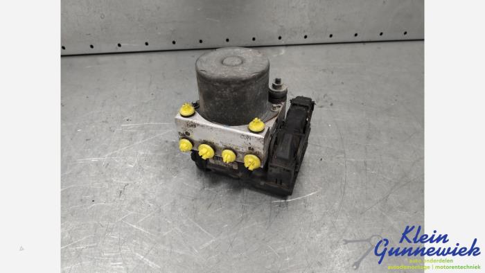 Usagé Bloc ABS Citroen Picasso Prix € 19,00 Règlement à la marge proposé par Klein Gunnewiek Autodemontage & Motorentechniek