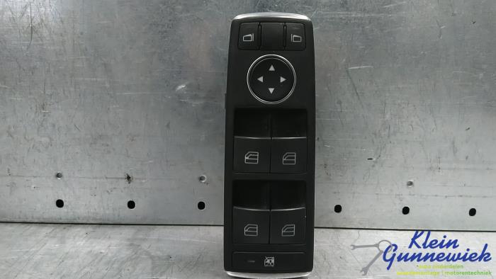 Usados Interruptor combinado de ventanillas Mercedes E-Klasse Precio € 45,00 Norma de margen ofrecido por Klein Gunnewiek Autodemontage & Motorentechniek