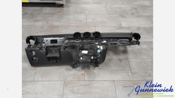 Używane Panel Mercedes C-Klasse Cena € 795,00 Procedura marży oferowane przez Klein Gunnewiek Autodemontage & Motorentechniek
