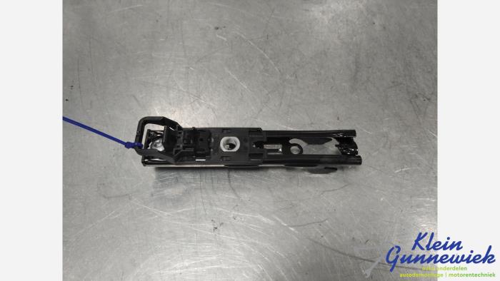Begagnade Diverse Mercedes C-Klasse Pris € 25,00 Marginaltabell erbjuds av Klein Gunnewiek Autodemontage & Motorentechniek