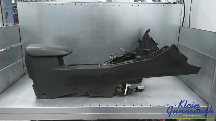 Begagnade Armstöd Ford Focus Pris € 75,00 Marginaltabell erbjuds av Klein Gunnewiek Autodemontage & Motorentechniek