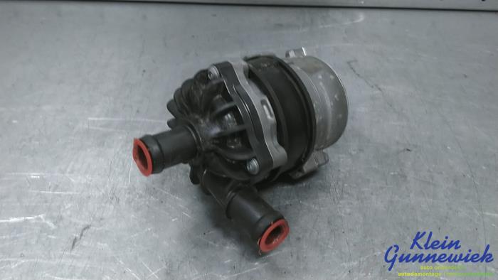Begagnade Vattenpump Audi Q5 Pris € 100,00 Marginaltabell erbjuds av Klein Gunnewiek Autodemontage & Motorentechniek