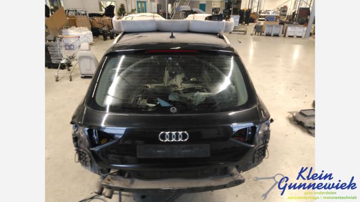 Używane Tylna klapa Audi A4 Cena € 225,00 Procedura marży oferowane przez Klein Gunnewiek Autodemontage & Motorentechniek