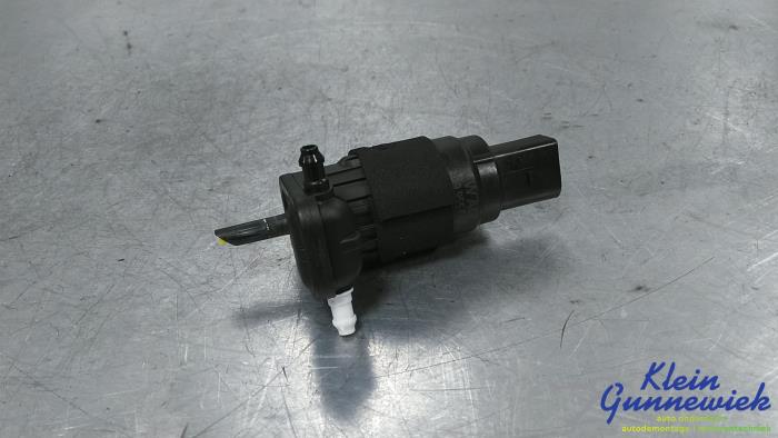 Używane Pompa spryskiwacza przód Audi A5 Cena € 15,00 Procedura marży oferowane przez Klein Gunnewiek Autodemontage & Motorentechniek