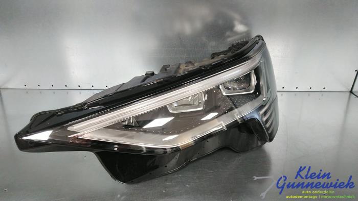 Używane Reflektor lewy Audi E-Tron Cena € 545,00 Procedura marży oferowane przez Klein Gunnewiek Autodemontage & Motorentechniek