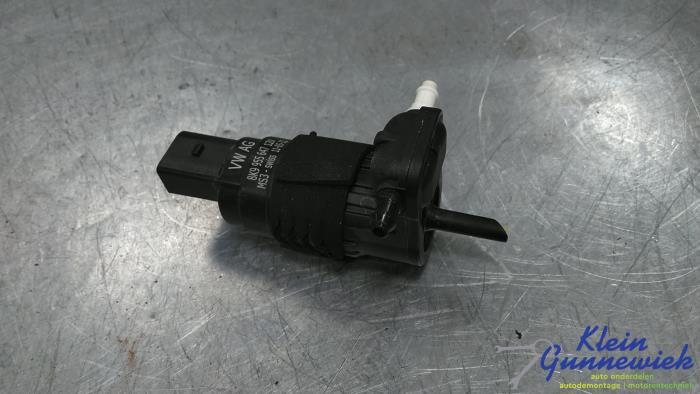 Używane Pompa spryskiwacza przód Audi E-Tron Cena € 15,00 Procedura marży oferowane przez Klein Gunnewiek Autodemontage & Motorentechniek