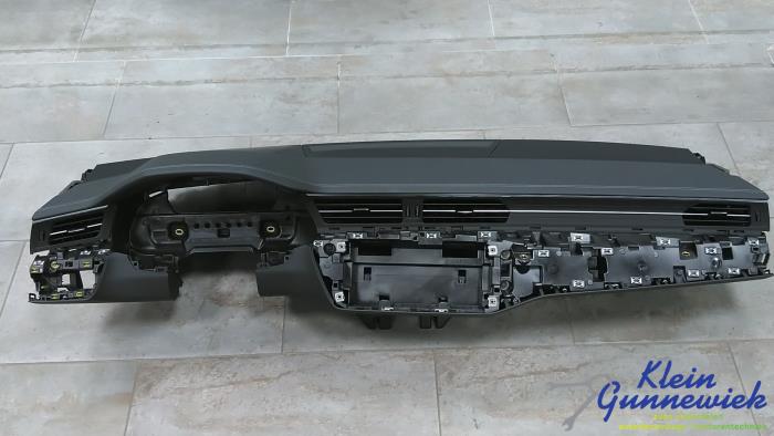 Używane Panel Audi A6 Cena € 775,00 Procedura marży oferowane przez Klein Gunnewiek Autodemontage & Motorentechniek
