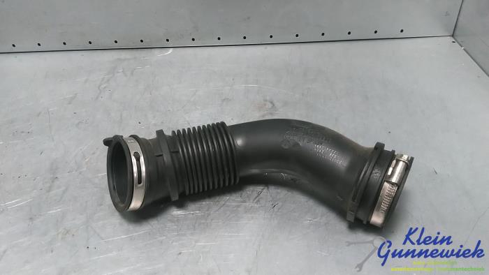 Begagnade Luftintagsslang Ford Fiesta Pris € 35,00 Marginaltabell erbjuds av Klein Gunnewiek Autodemontage & Motorentechniek