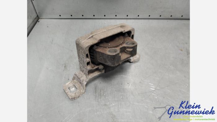 Used Engine mount Ford Focus Price € 35,00 Margin scheme offered by Klein Gunnewiek Autodemontage & Motorentechniek