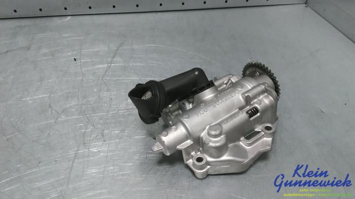 Ölpumpe van een Volkswagen Passat 2016