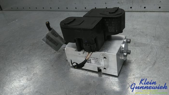Używane Rózne Audi E-Tron Cena € 181,00 Procedura marży oferowane przez Klein Gunnewiek Autodemontage & Motorentechniek